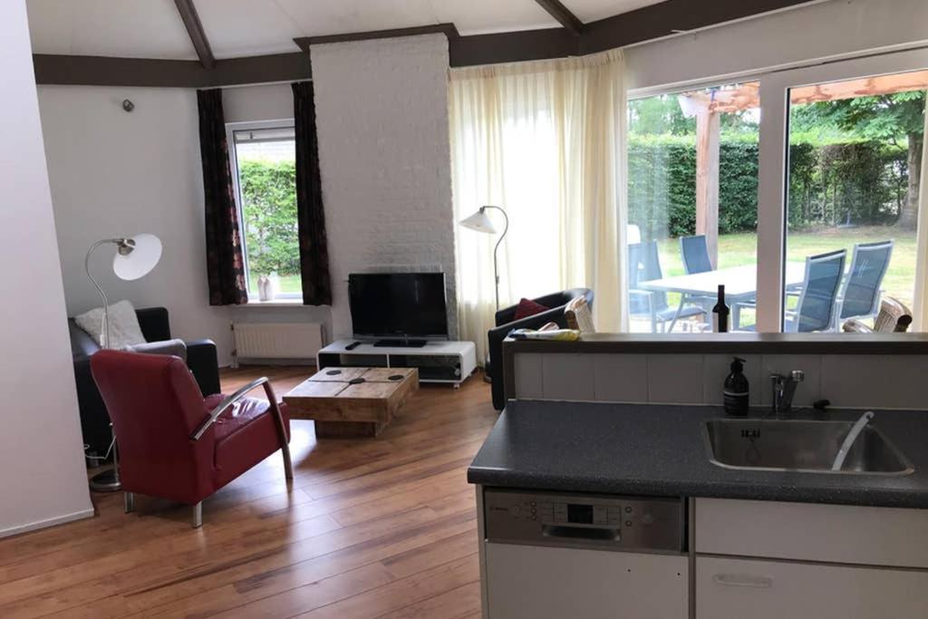 Rustig Gelegen Bungalow In Mooi هافيلتِ المظهر الخارجي الصورة